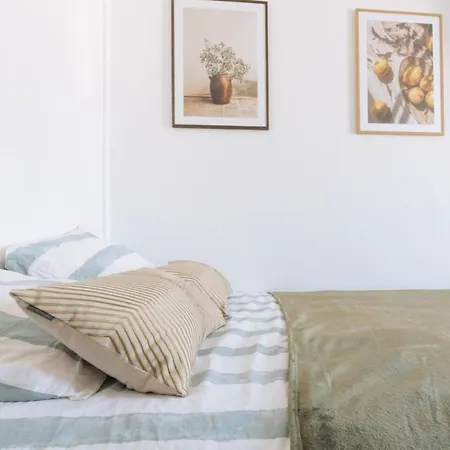 Spacious&stylish 2bd For 4 *